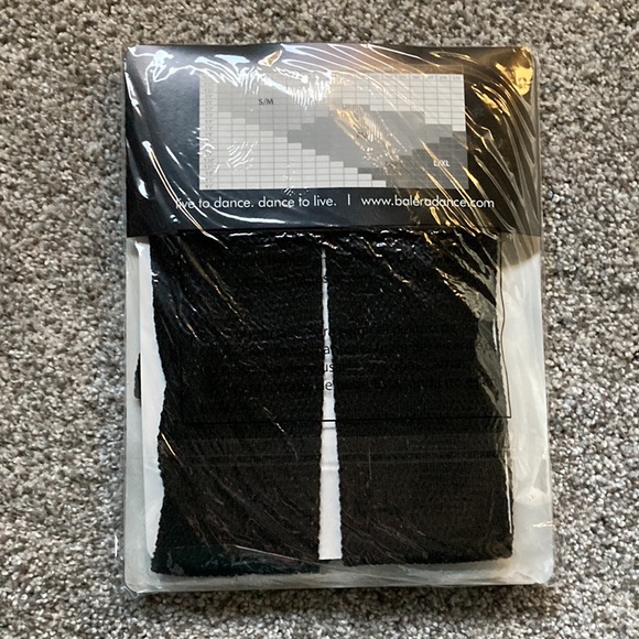 NOT A BUNDLE NWT Balera Black Professional Fishnet Tights - Picture 2 of 2